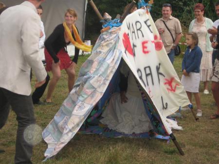 dans le tipi...